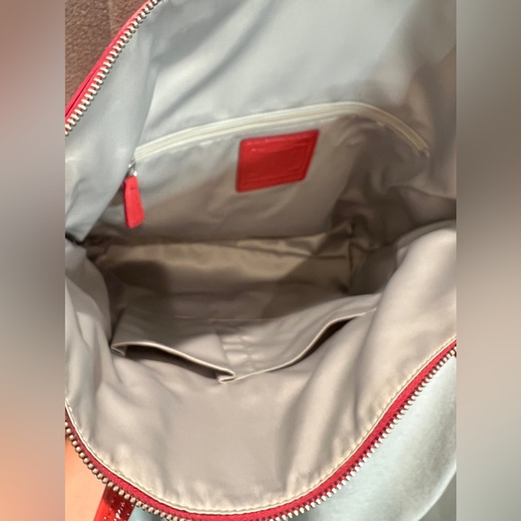 Coach Patent Leather Laura Zip Tote NWT - Picture 4 of 7